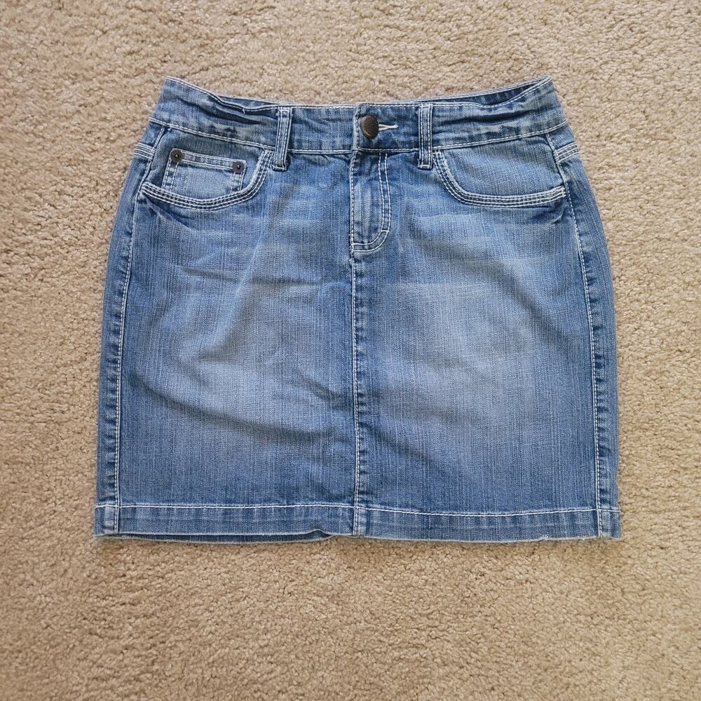 Tommy Hilfiger Classic Medium-Wash Denim Mini Skirt Size 6